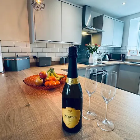 Keekle - 2 Bedrooms Holiday home