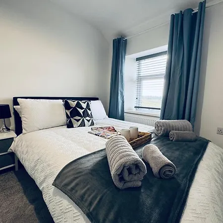 Keekle - 2 Bedrooms Holiday home *